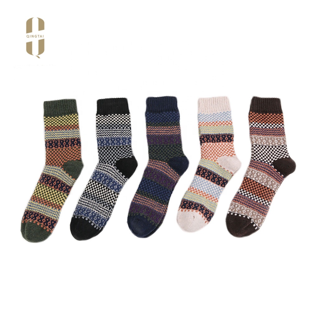 Wholesale cheap price comfortable man hand knitted rabbit wool socks