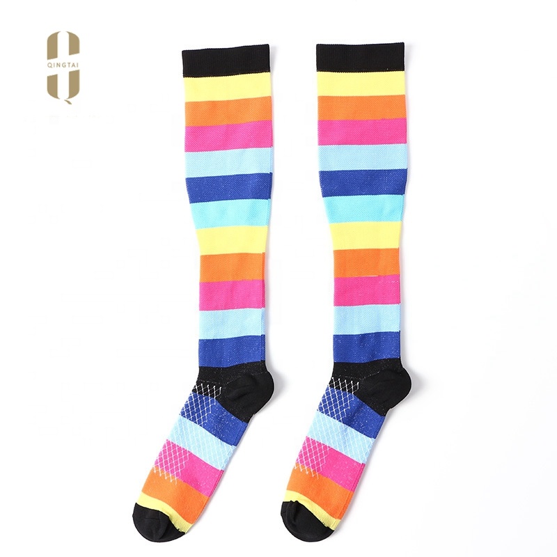 Wholesale custom striped stretch compression soccer football socks