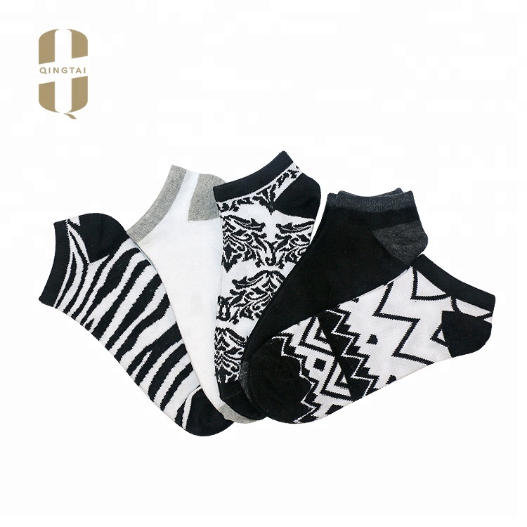 Wholesale custom fashionable Liner low cut black and white ankle men socks