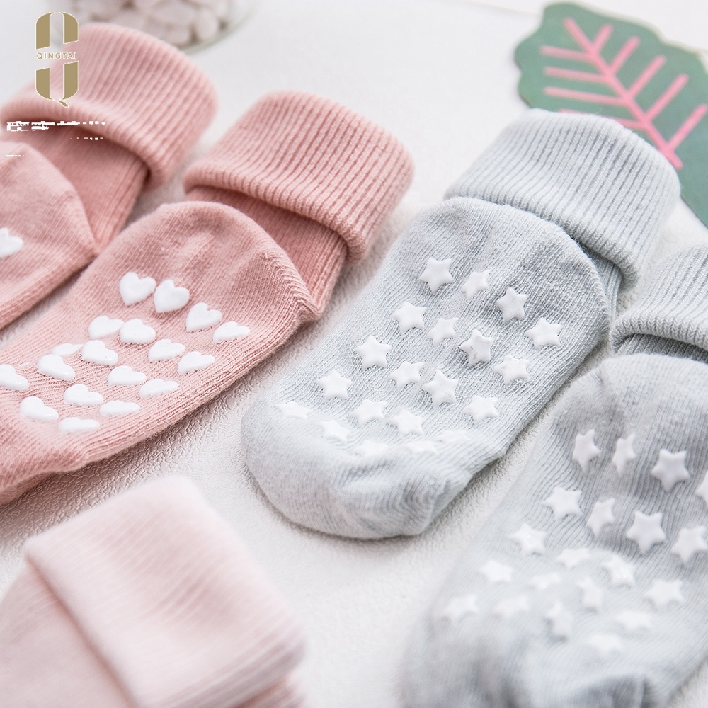 Wholesale anti-bacterial child boy girl cotton baby non slip socks