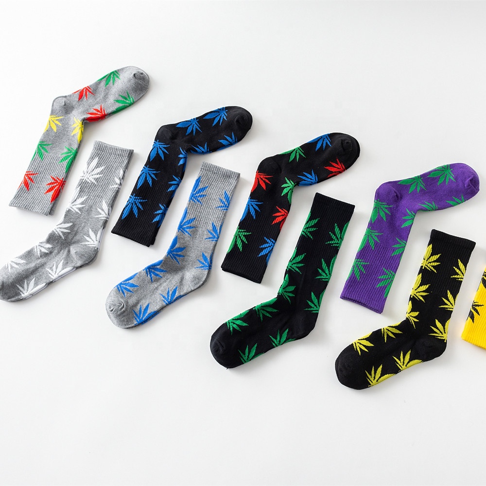 Wholesale marijuana dress crew maple weed fashion leaf men women socks