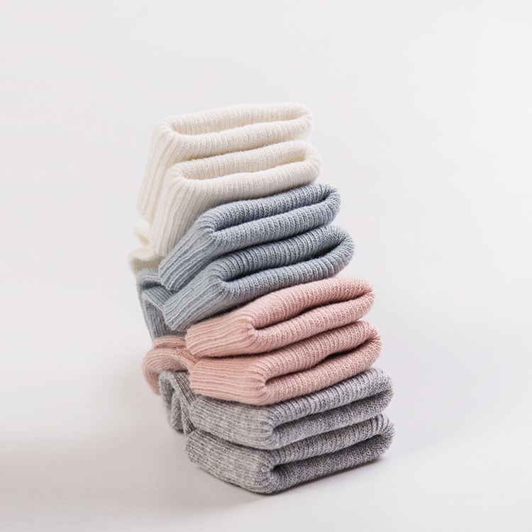QINGTAI custom health eco friendly plain children tube socks