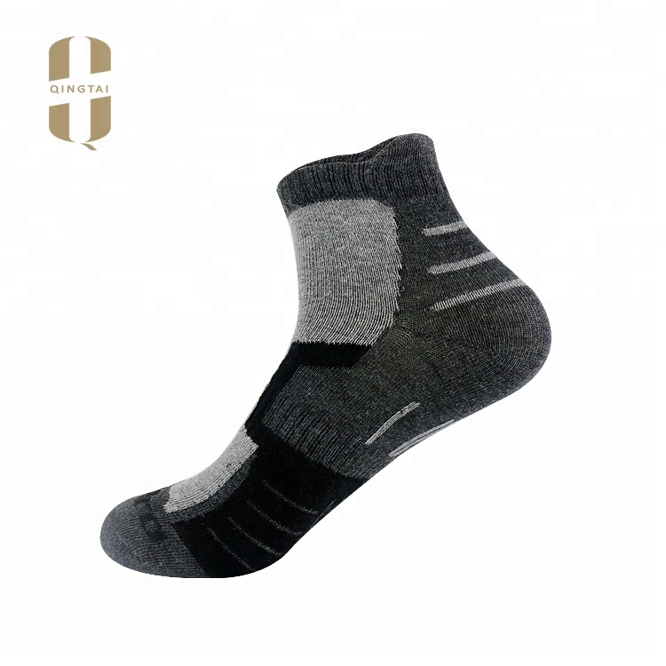 Hot selling custom cheap men's elite compression cotton sport socks