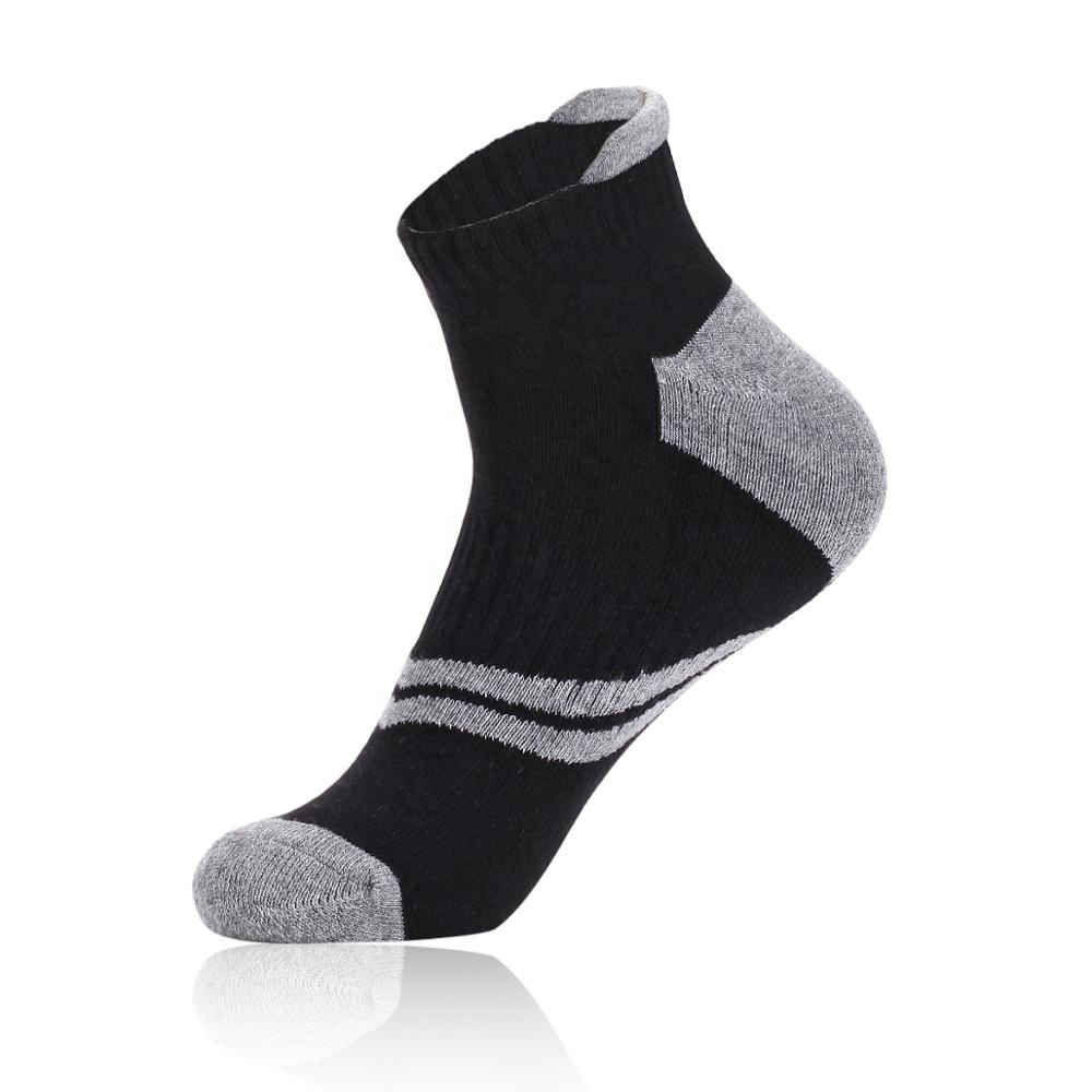 OEM Wholesale custom logo sport football athletic basketball socks