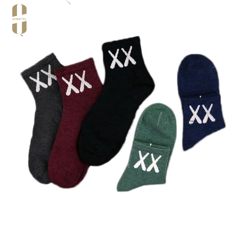 Custom top quality fashion black color 100% cotton men socks