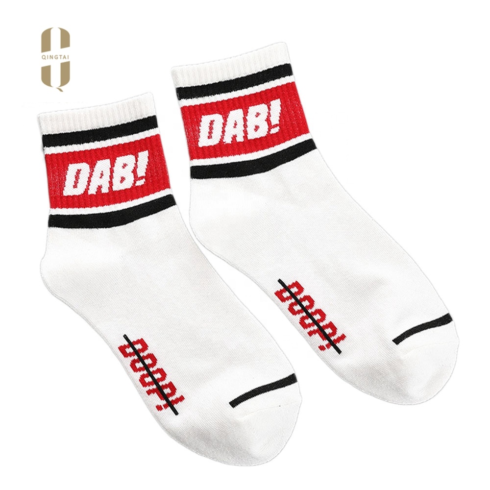 Wholesale fashion design student hip hop cheap white letter socks