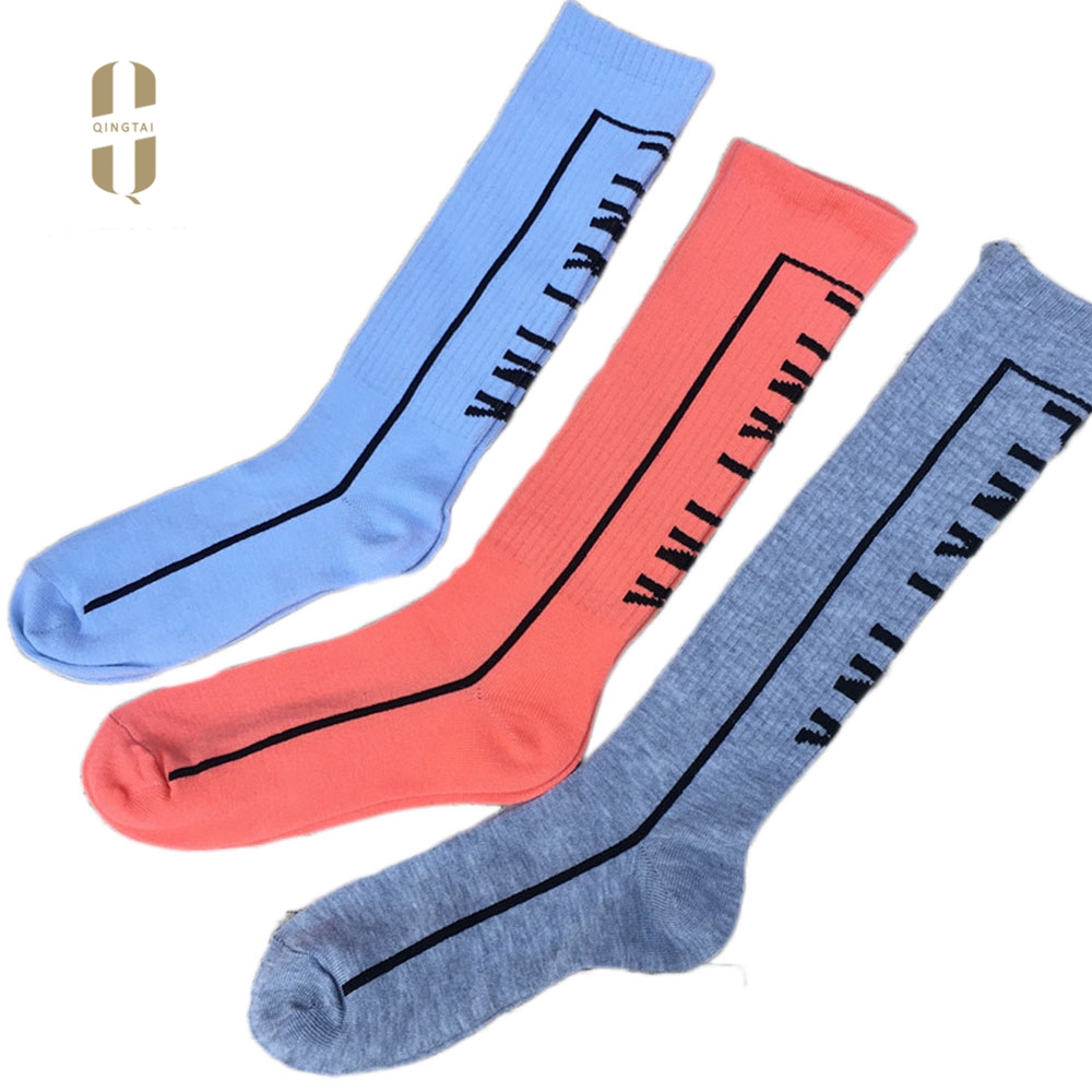 Wholesale custom logo colorful cotton knee high length sport socks