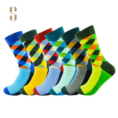 Custom design plaid cheap cotton crew men happy fashion socks
