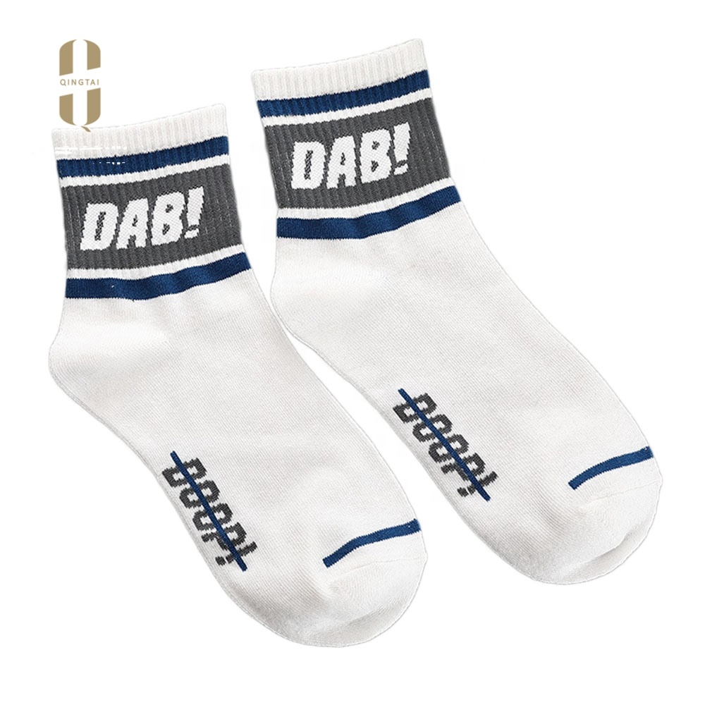 Wholesale autumn winter new korean hip hop cheap cotton striped socks