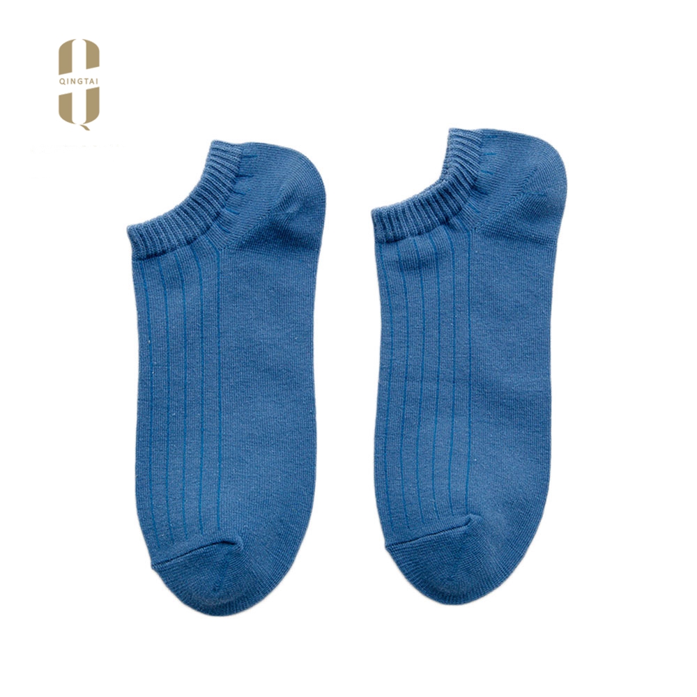 Wholesale custom comfortable vivid color men korean dress socks