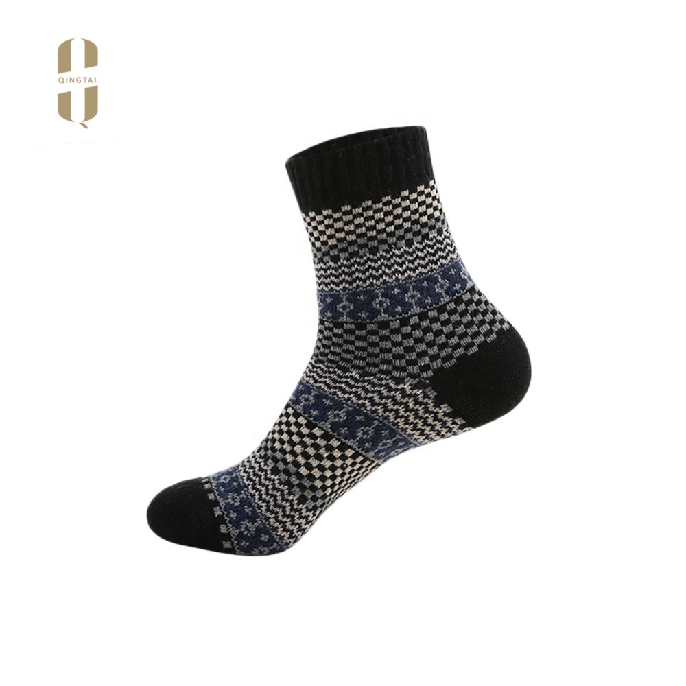 Wholesale cheap price comfortable man hand knitted rabbit wool socks