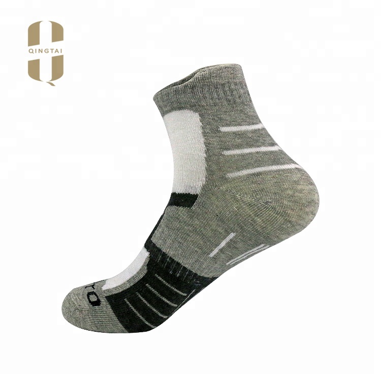 Wholesale hot sales mens fancy sport socks basketball sock sport socks