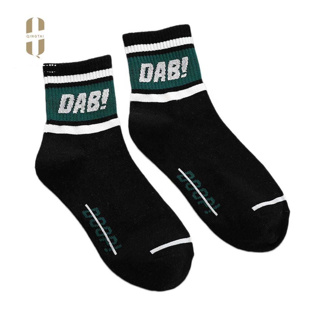 Wholesale autumn winter new korean hip hop cheap cotton striped socks