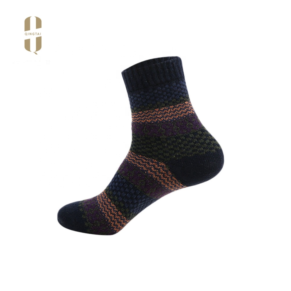 Wholesale cheap price comfortable man hand knitted rabbit wool socks
