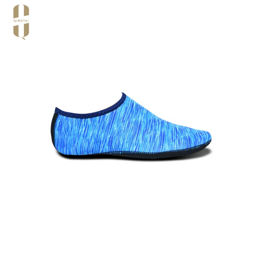 Custom women men latex colorful non slip neoprene waterproof socks