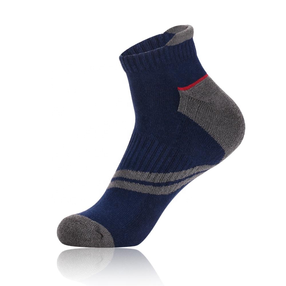 OEM Wholesale custom logo sport football athletic basketball socks
