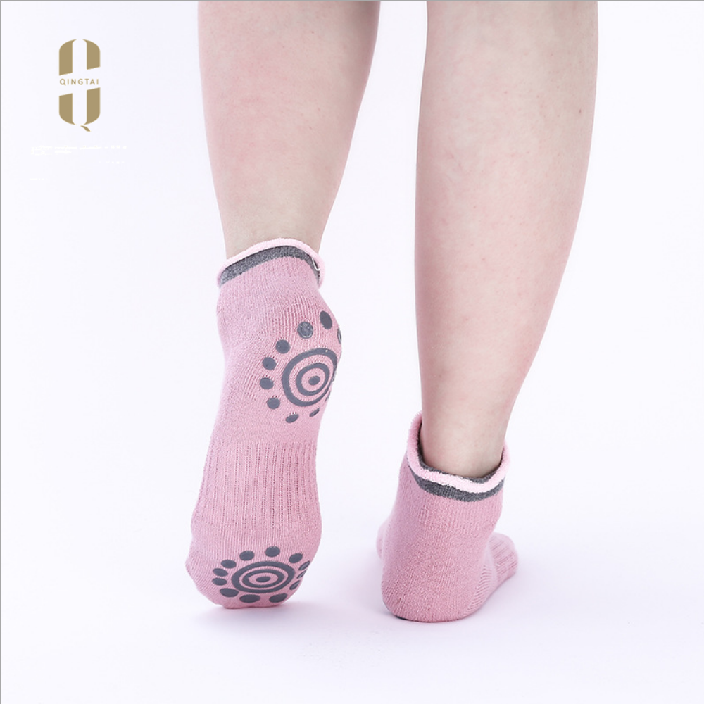 Wholesale colorful sport yoga women stripe cuff socks