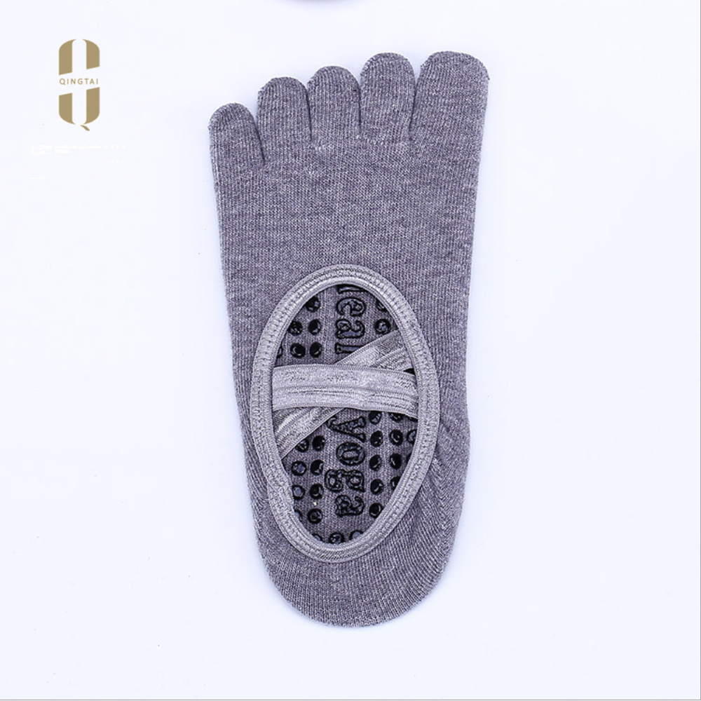 Wholesale custom dark color sport yoga women socks toe socks