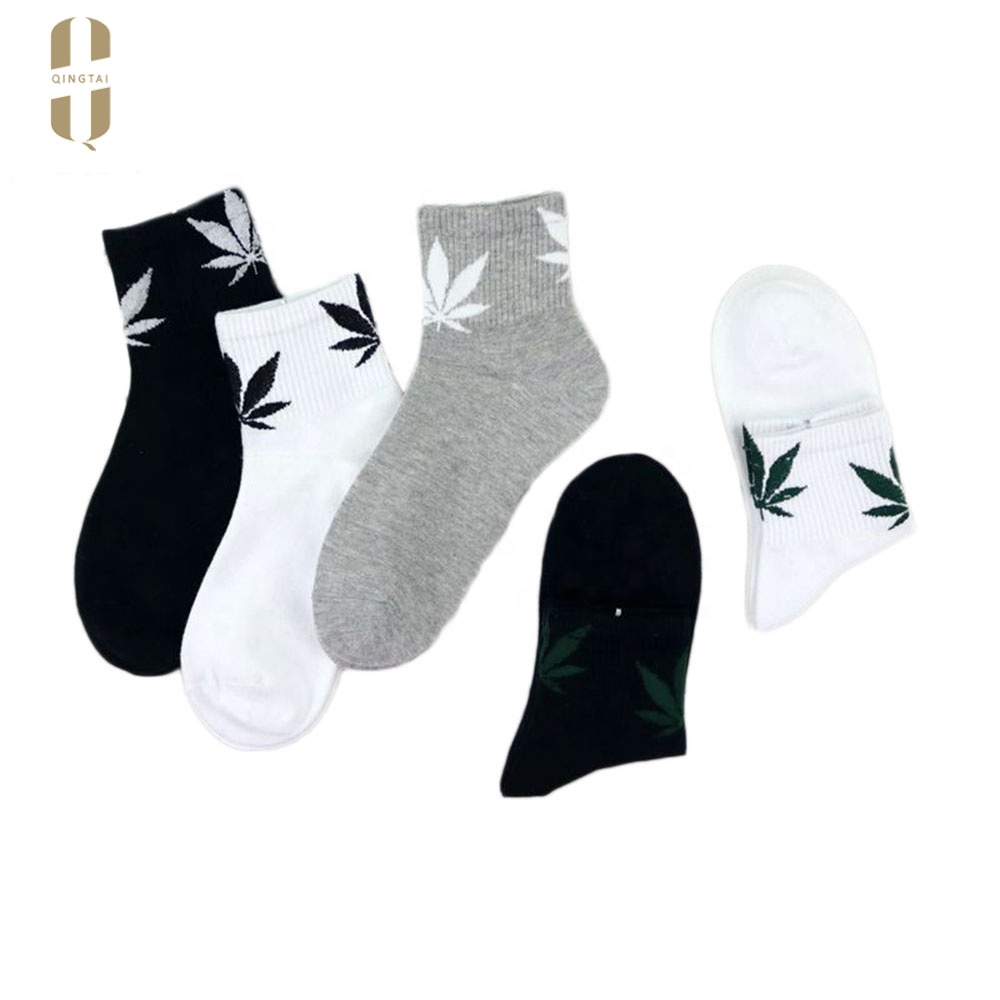 Custom top quality fashion black color 100% cotton men socks