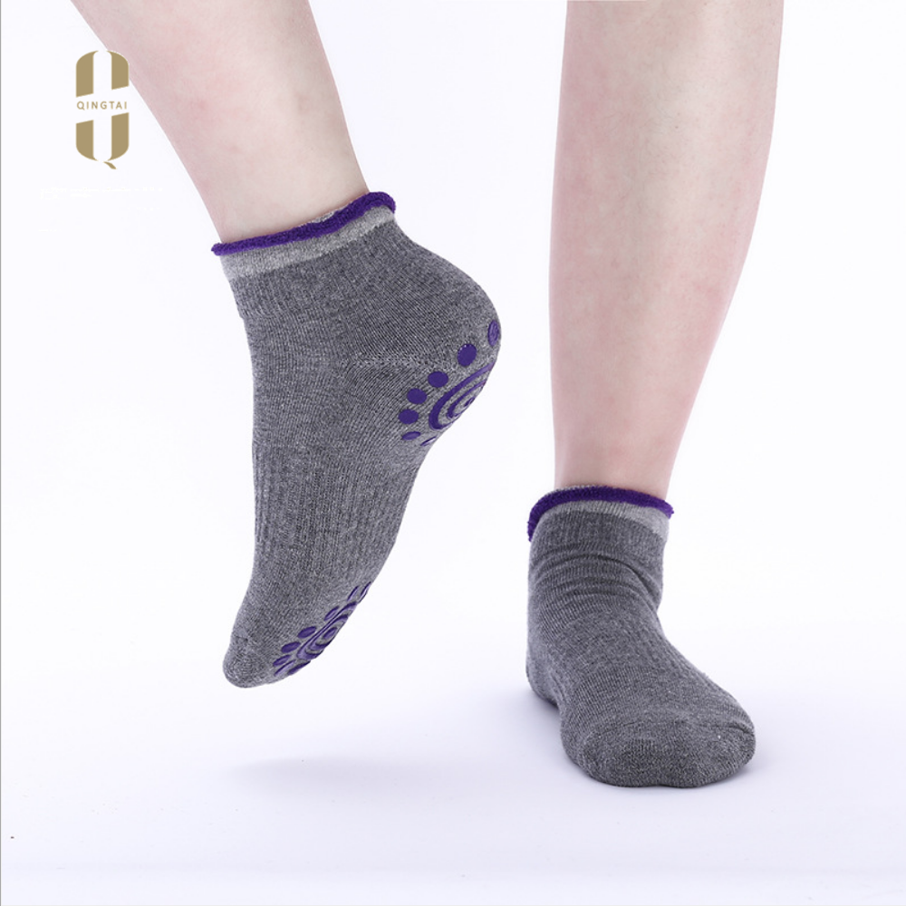 Wholesale colorful sport yoga women stripe cuff socks