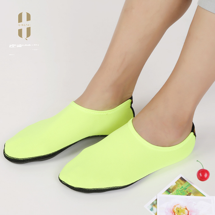 Custom High Quality Mens Water Proof Sport Socks
