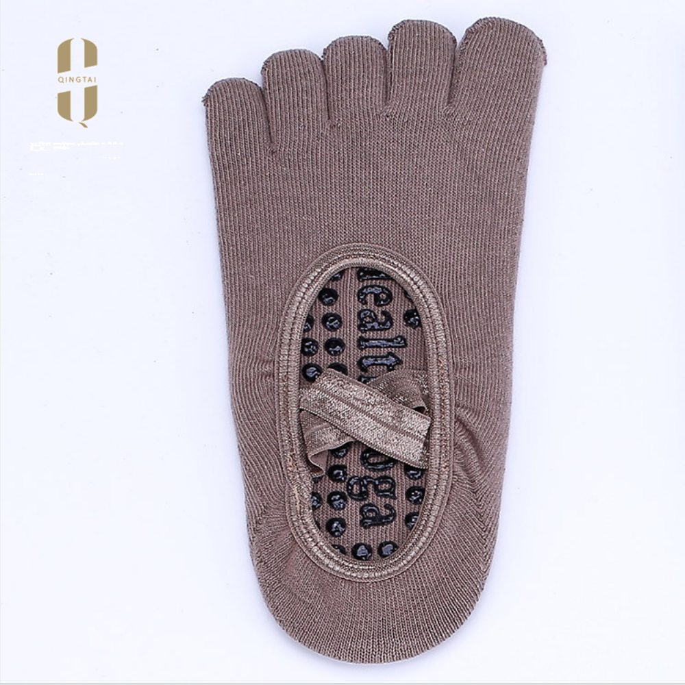 Wholesale custom dark color sport yoga women socks toe socks