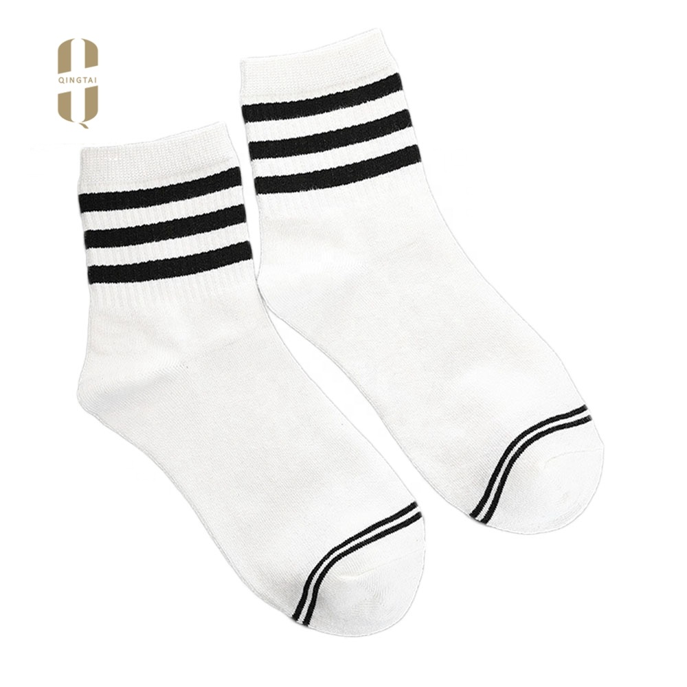 Wholesale autumn winter new korean hip hop cheap cotton striped socks