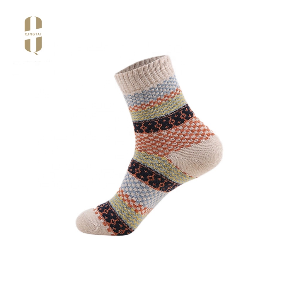Wholesale cheap price comfortable man hand knitted rabbit wool socks
