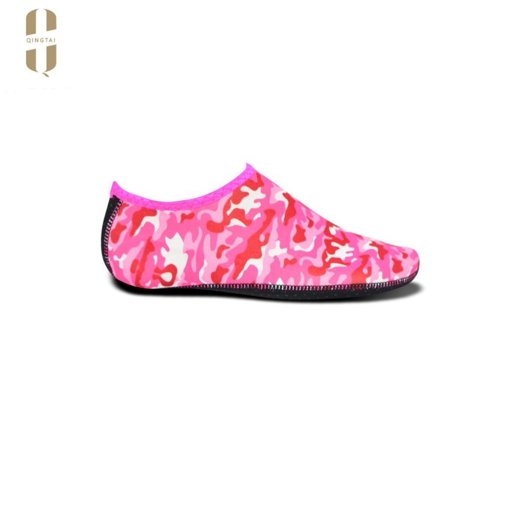 Wholesale all over print adult beach rubber skidder shoe cheap waterproof socks