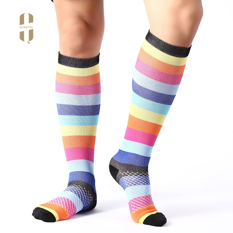 Wholesale custom striped stretch compression soccer football socks