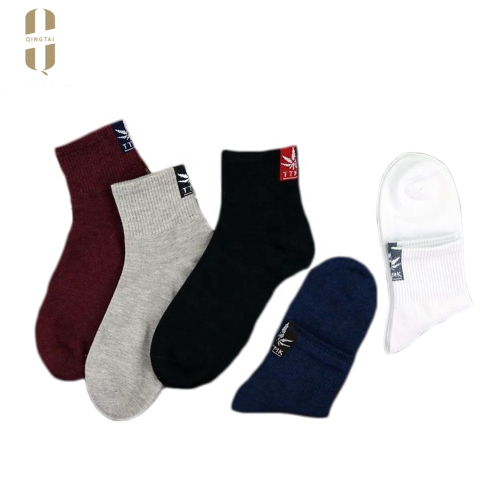 Custom top quality fashion black color 100% cotton men socks