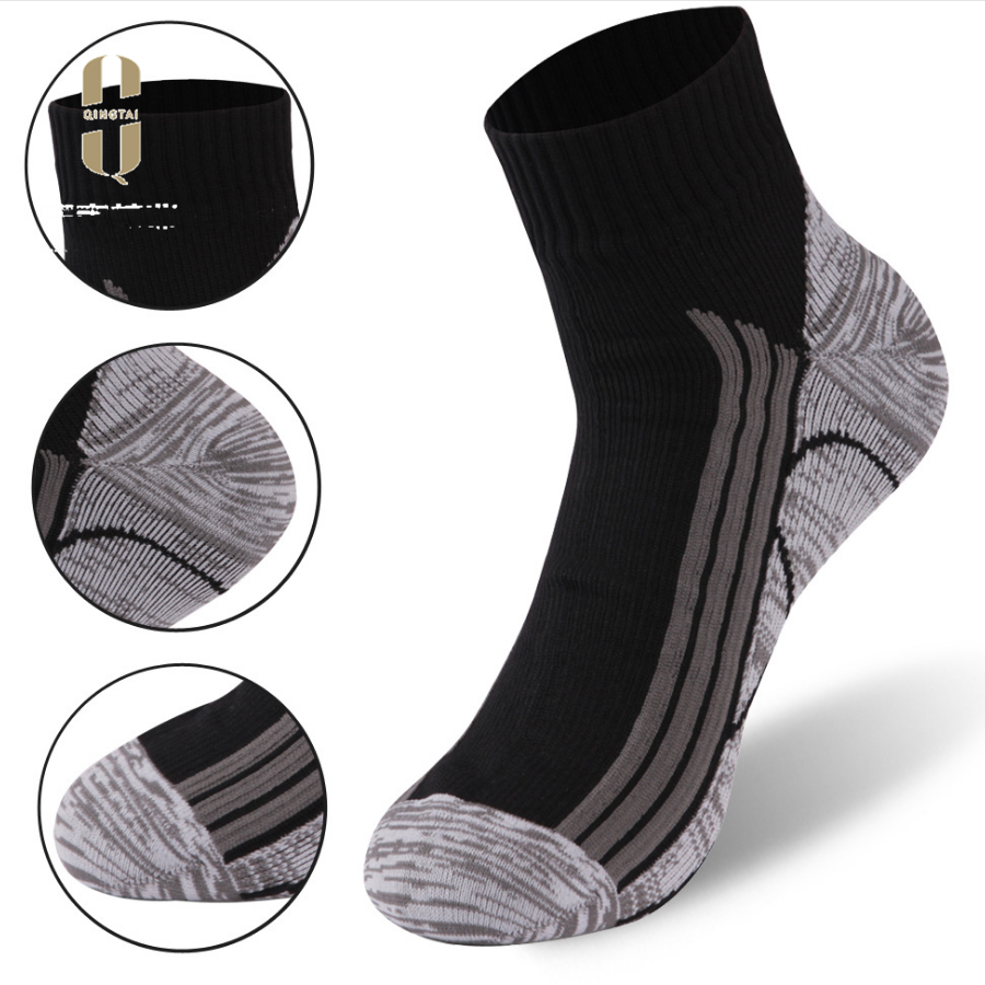 Custom logo Mens Socks Water Proof Sport Socks