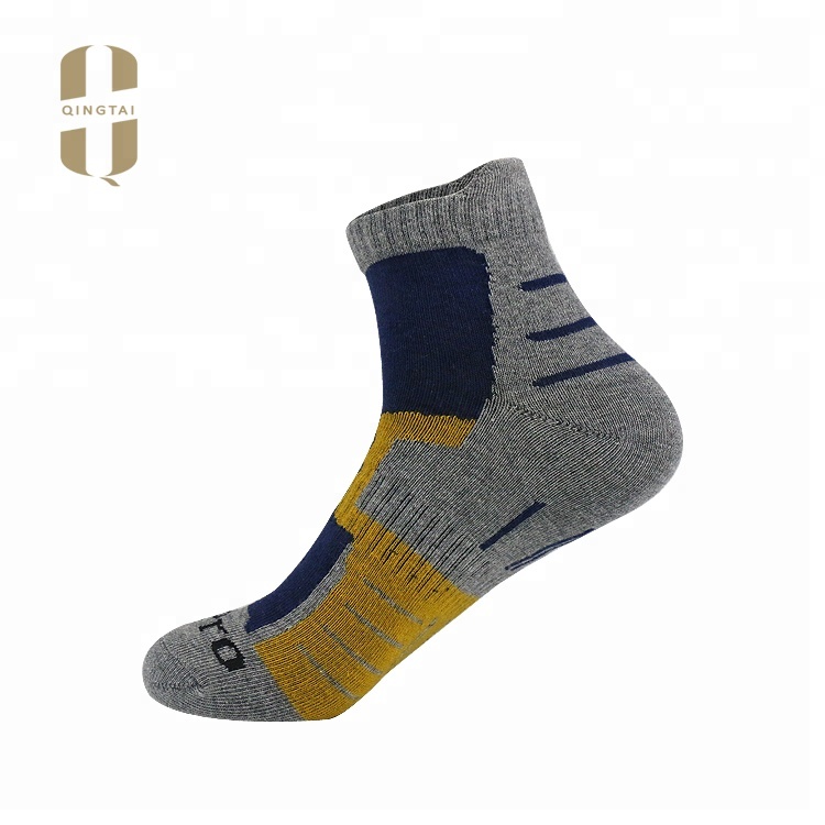 Hot selling custom cheap men's elite compression cotton sport socks