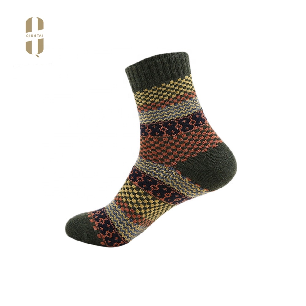 Wholesale cheap price comfortable man hand knitted rabbit wool socks