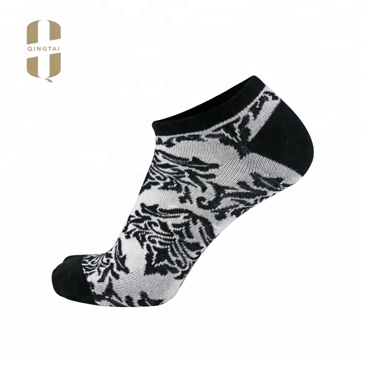 Wholesale custom fashionable Liner low cut black and white ankle men socks