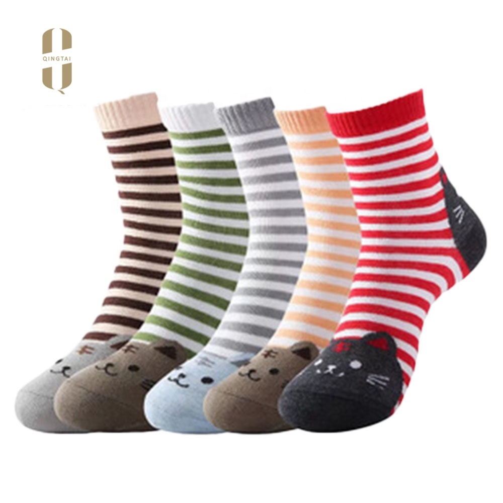 Custom hot sale cartoon animal cute dog 3d girls tube socks for women