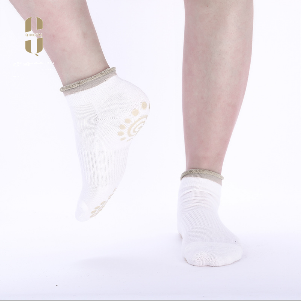 Wholesale colorful sport yoga women stripe cuff socks