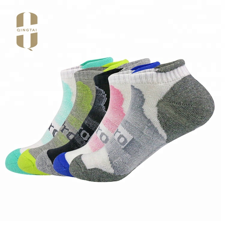 Custom logo popular cotton ankle socks wholesale sport socks